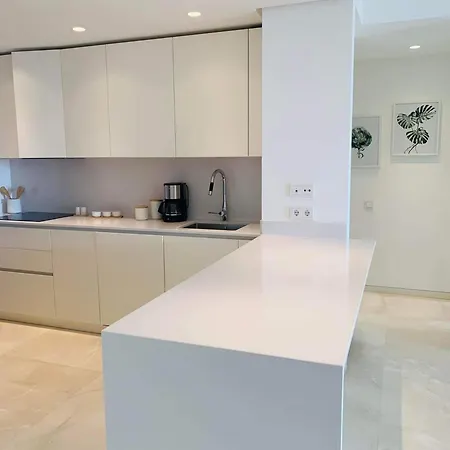 Extra Large Luxury Property With Spa, 3 Min To Marbella City Center Malaga