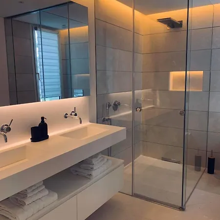 Extra Large Luxury Property With Spa, 3 Min To Marbella City Center Apartment Malaga