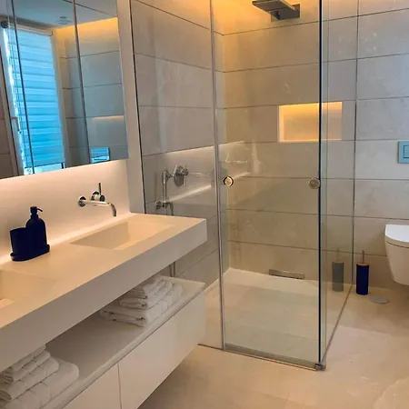 Apartment Extra Large Luxury Property With Spa, 3 Min To Marbella City Center Malaga